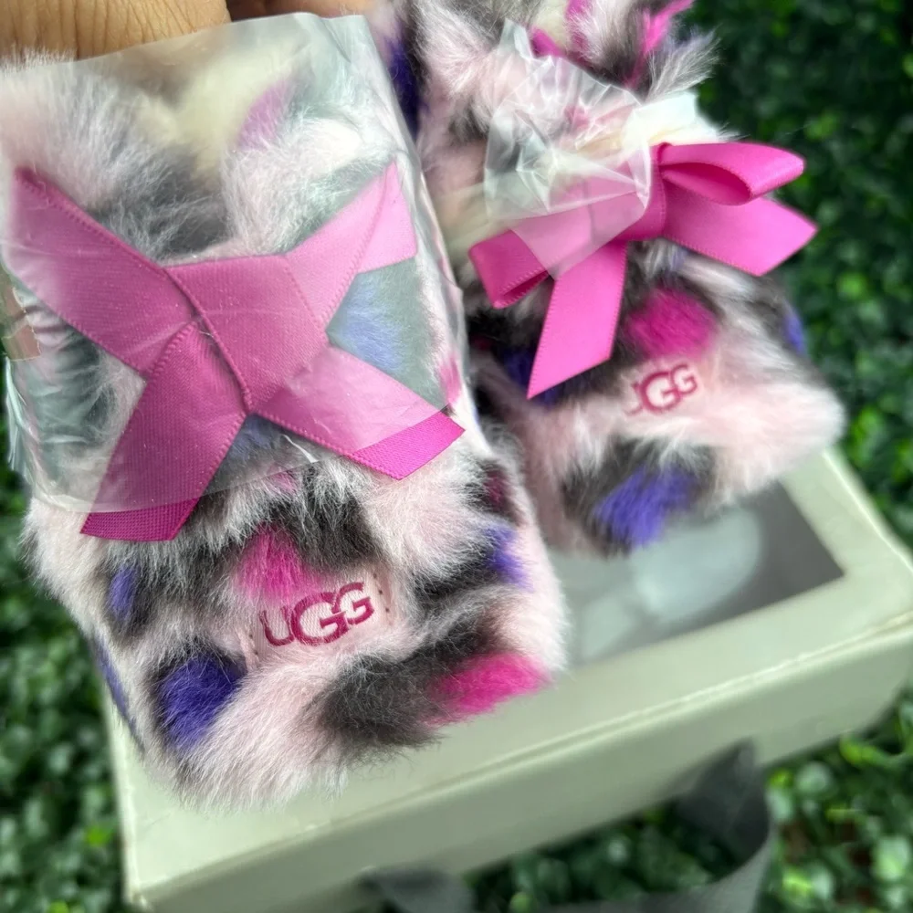 UGG Hot Pink Plush-Lined Slip-On Shoe size 04/05 Medium